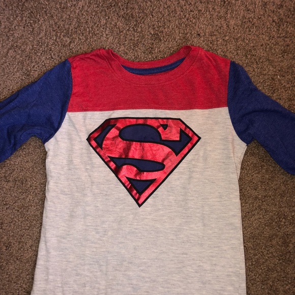 Superman long sleeved T-shirt. - Picture 2 of 3